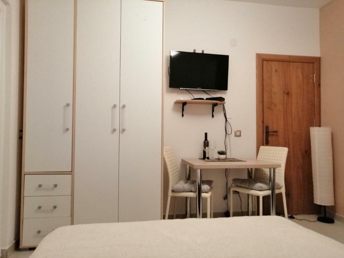 Studio Apartman Irena1 Bijela Kültér fotó